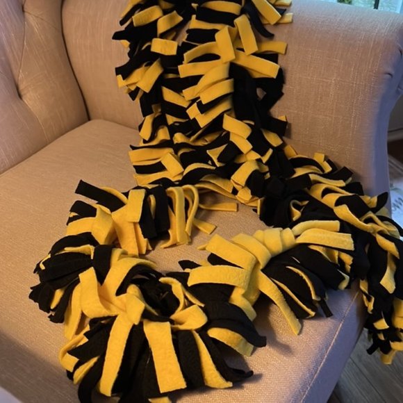 72” school spirit Yellow& black fleece scarf - Picture 1 of 3